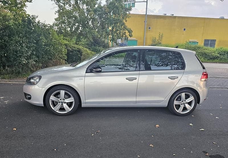 Gebraucht VW Golf VI 143 PS (105 kW) 2012 Silber Kleinwagen