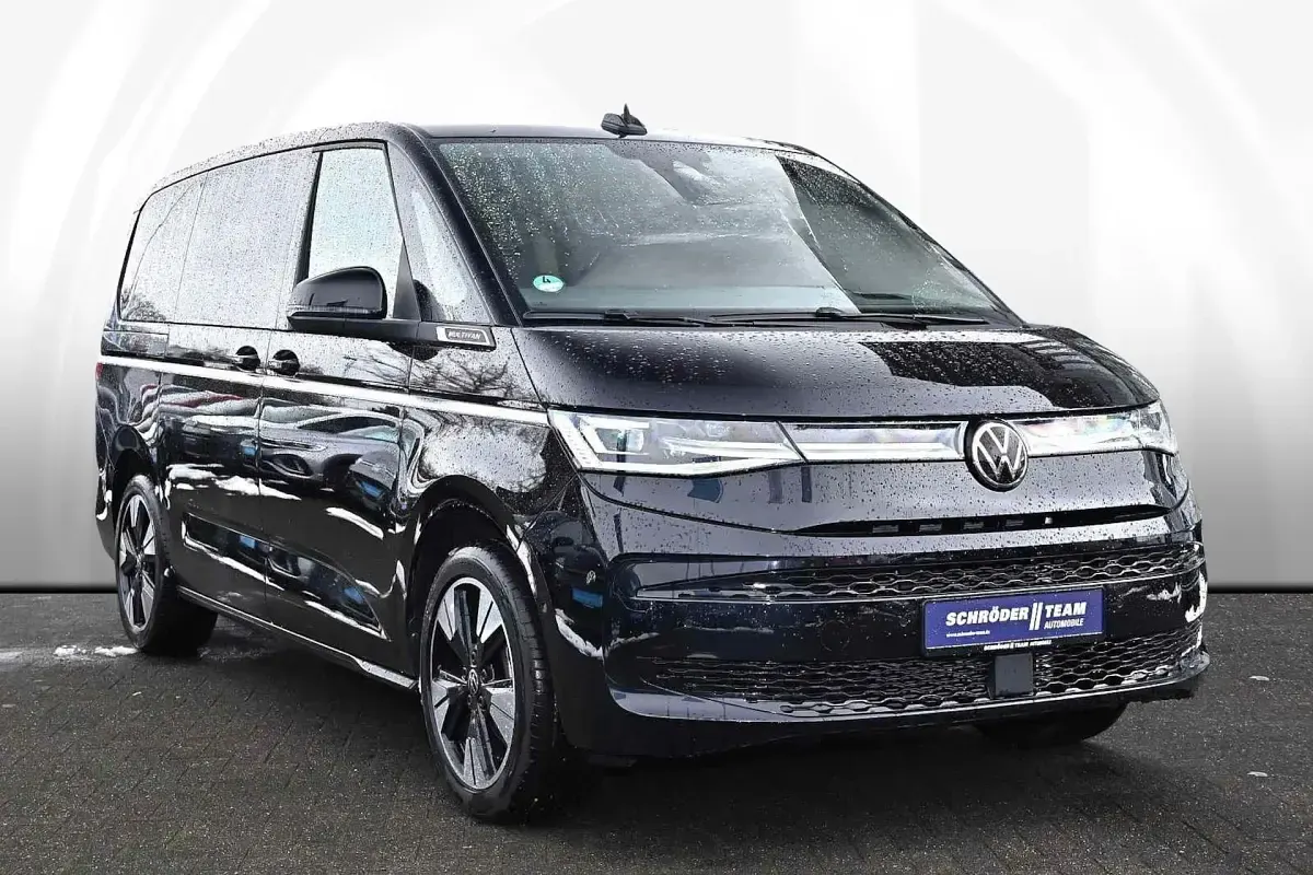 Gebraucht VW Multivan Style 150 PS (110 kW) 2024 Schwarz Van / Kleinbus