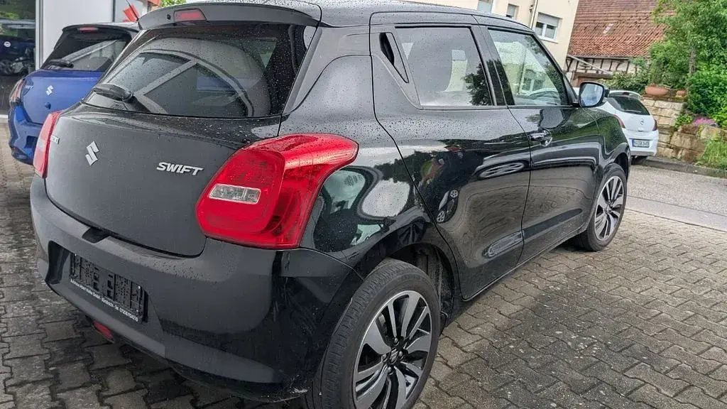 Gebraucht Suzuki Swift Comfort+ 111 PS (81 kW) 2017 Schwarz Kleinwagen