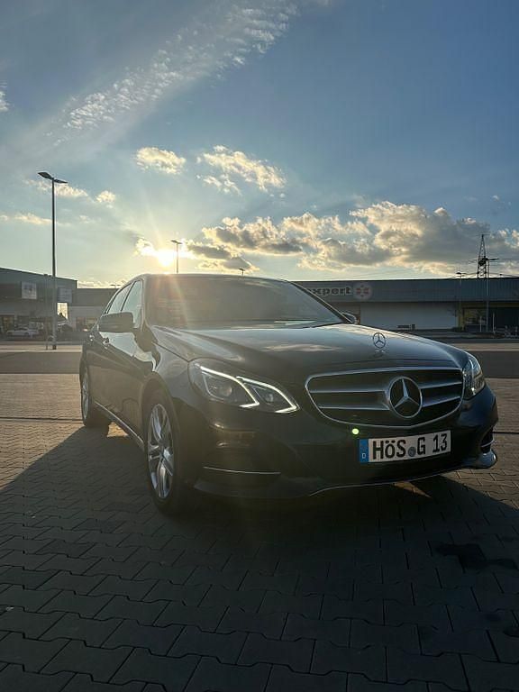 Gebraucht Mercedes E400 AMG 333 PS (244 kW) 2013 Schwarz Limousine