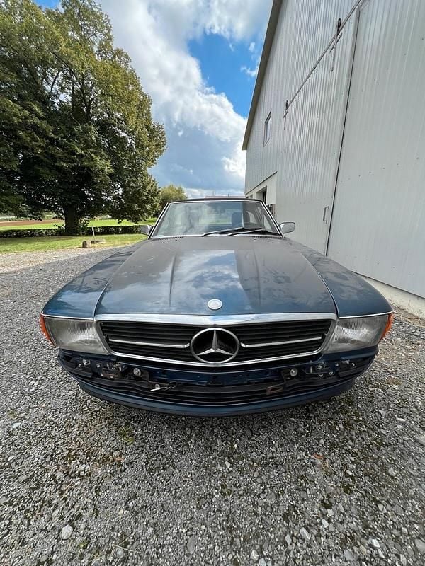 Gebraucht Mercedes 560 231 PS (169 kW) 1987 Blau Cabrio