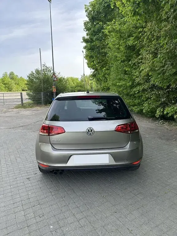 Używany VW Golf VII Edition 150 KM (110 kW) 2015 Beżowy Sedan/Limuzyna