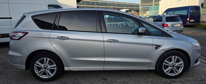 Second-hand Ford S-MAX S 150 CP (110 kW) 2019 Argintiu Monovolum