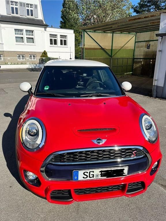 Rot Gebraucht 2017 Mini Cooper S Kleinwagen | 19.500 € (Etwas zu teuer) - Bild 1/4