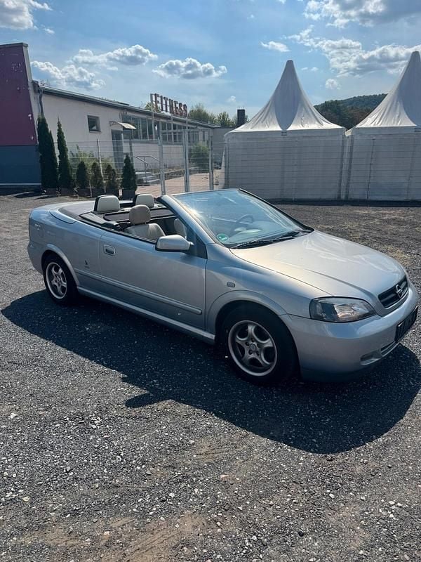 Blau Gebraucht 2004 Opel Astra Cabriolet Cabrio | 3.990 € (Teuer) - Bild 1/4
