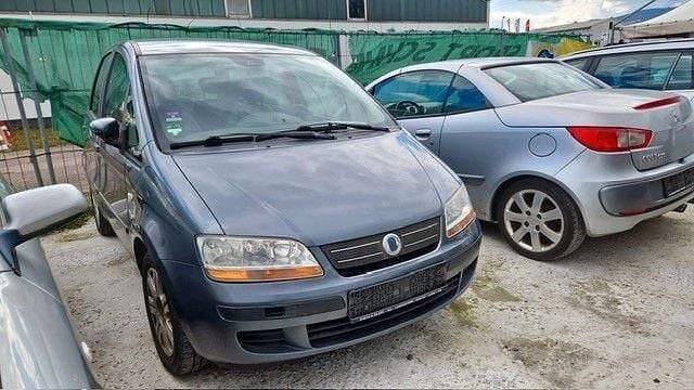 Grau Gebraucht 2004 Fiat Idea Emotion Van / Kleinbus | 290 € (Superpreis) - Bild 1/2