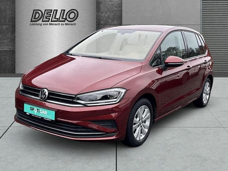 Cranberry red metallic Gebraucht 2019 VW Golf Sportsvan Comfortline Van / Kleinbus | 14.480 € (Fairer Preis) - Bild 1/4