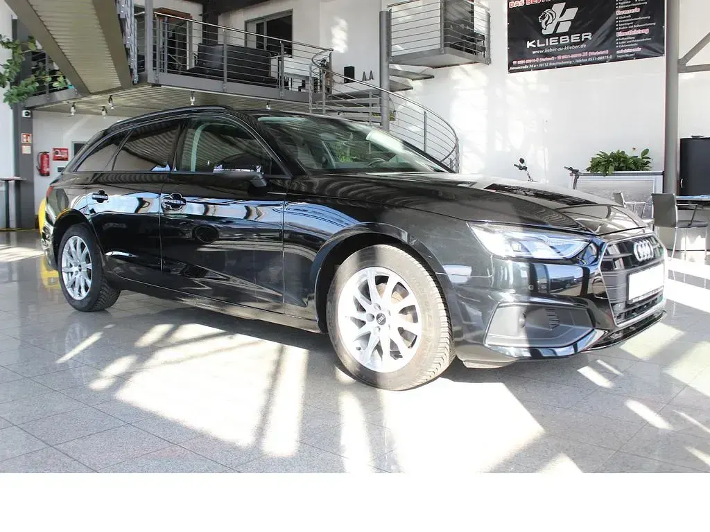 Gebraucht Audi A4 150 PS (110 kW) 2022 Schwarz Kombi