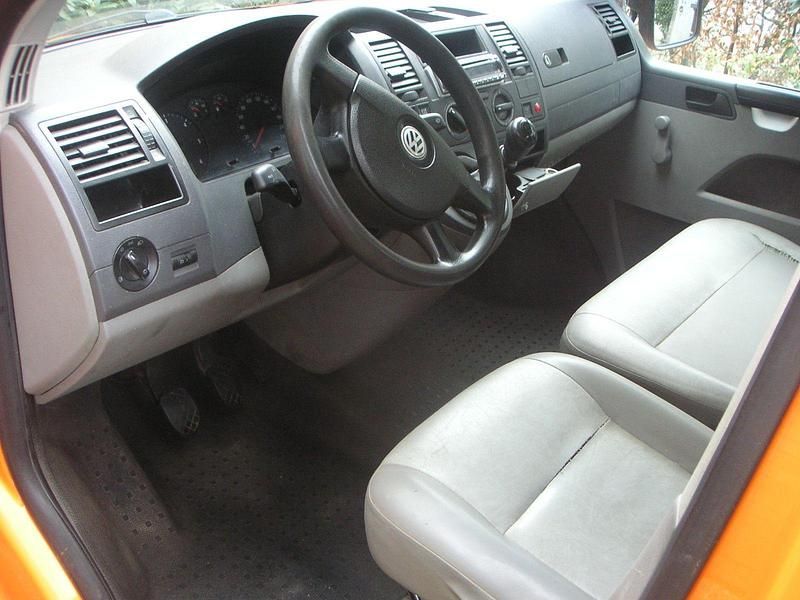 Gebraucht VW Transporter 102 PS (75 kW) 2008 Orange Van