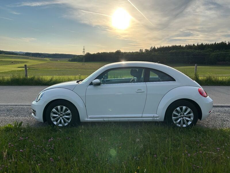 Weiß Gebraucht 2013 VW Beetle Limousine | 7.300 € (Fairer Preis) - Bild 1/4