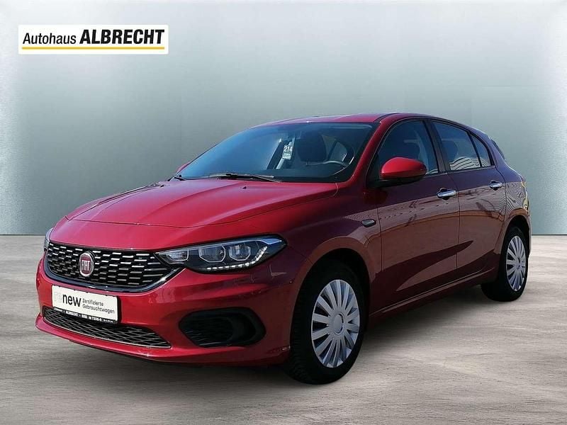 Gebraucht Fiat Tipo Easy 95 PS (69 kW) 2018 Colore esterno (new rosso (vr Limousine