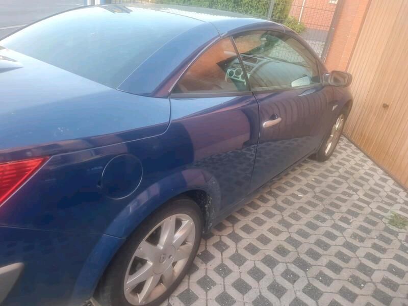 Blau Gebraucht 2004 Renault Mégane Cabriolet Dynamique Cabrio | 1.300 € (Superpreis) - Bild 1/4