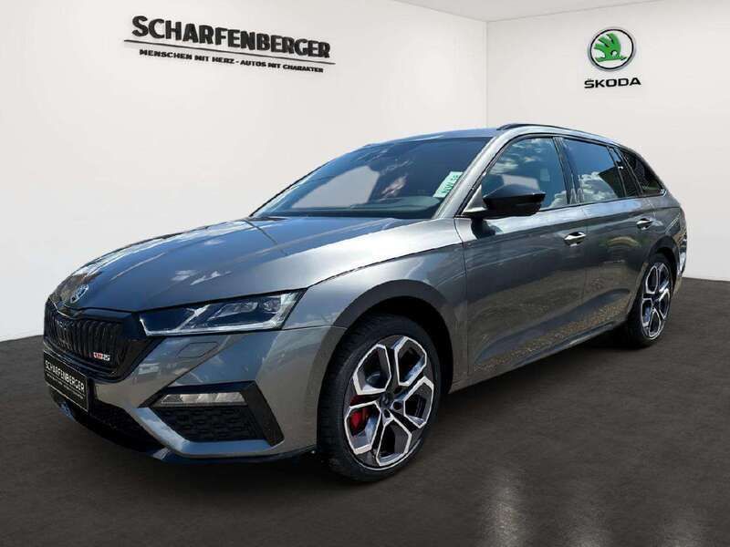 Graphite grau metallic Gebraucht 2024 Skoda Octavia RS Kombi | 38.850 € (Fairer Preis) - Bild 1/4