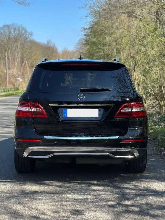 Gebraucht Mercedes ML250 204 PS (150 kW) 2013 Schwarz SUV