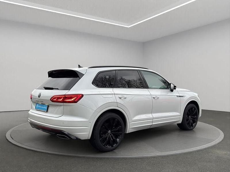 Gebraucht VW Touareg 286 PS (210 kW) 2021 Oryxwhite perlmutteffekt SUV