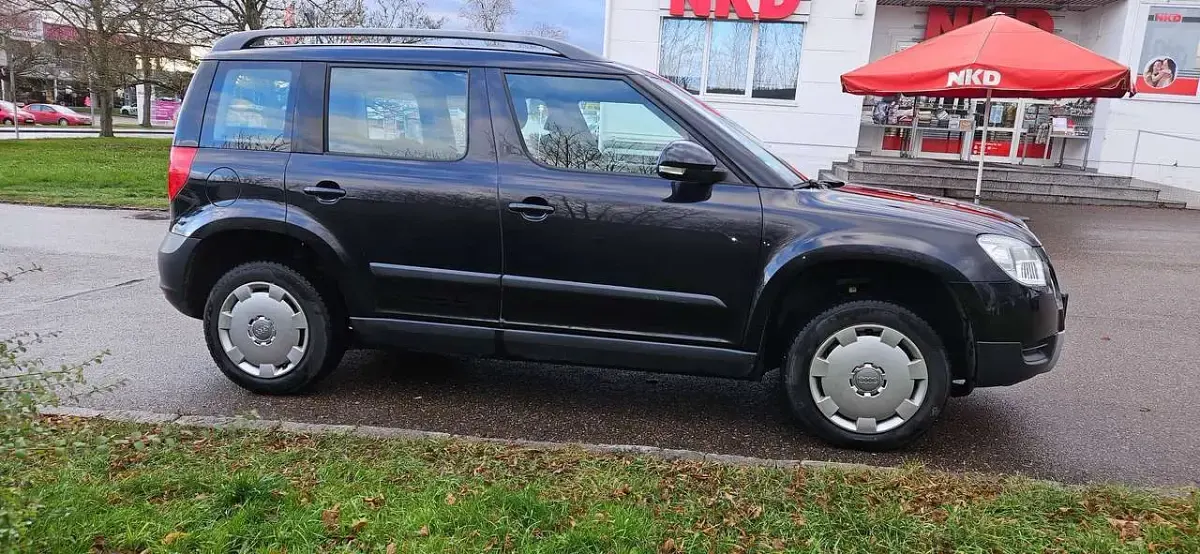 Gebraucht Skoda Yeti Ambition 160 PS (117 kW) 2011 Schwarzmagic perleffekt SUV