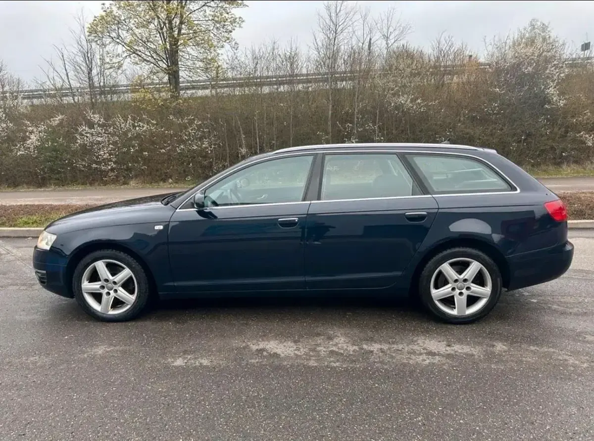 Gebraucht Audi A6 140 PS (102 kW) 2009 Blau Kombi