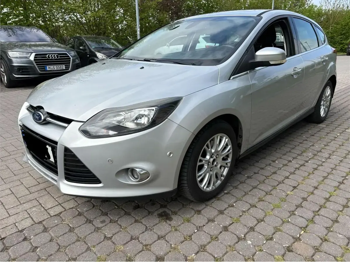 Używany Ford Focus 110 KM (80 kW) 2011 Szary Sedan/Limuzyna