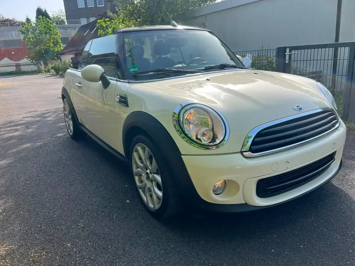 Gebraucht Mini One Cabriolet 98 PS (72 kW) 2011 Weiß Cabrio