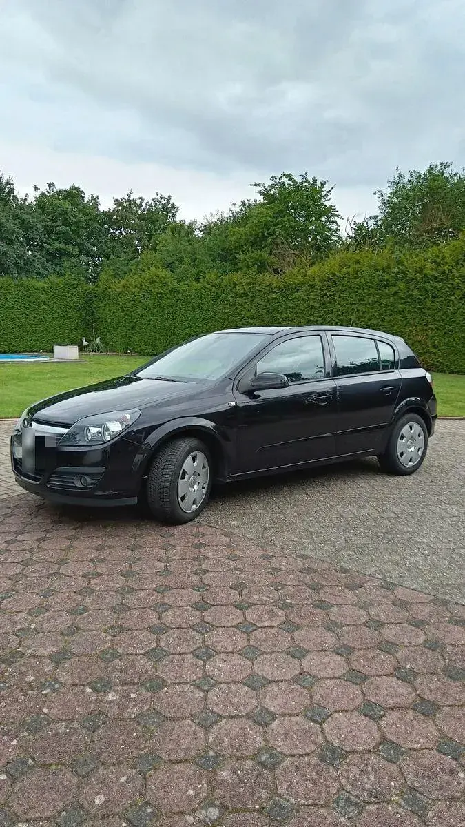 Gebraucht Opel Astra 105 PS (77 kW) 2005 Schwarz Limousine