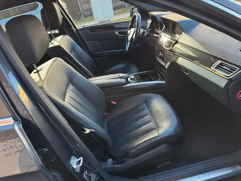 Gebraucht Mercedes E300 Avantgarde 252 PS (185 kW) 2013 Grau Limousine