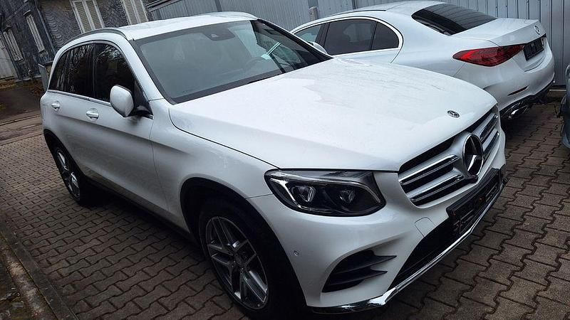 Gebraucht Mercedes GLC220 AMG line 170 PS (125 kW) 2015 Weiß SUV