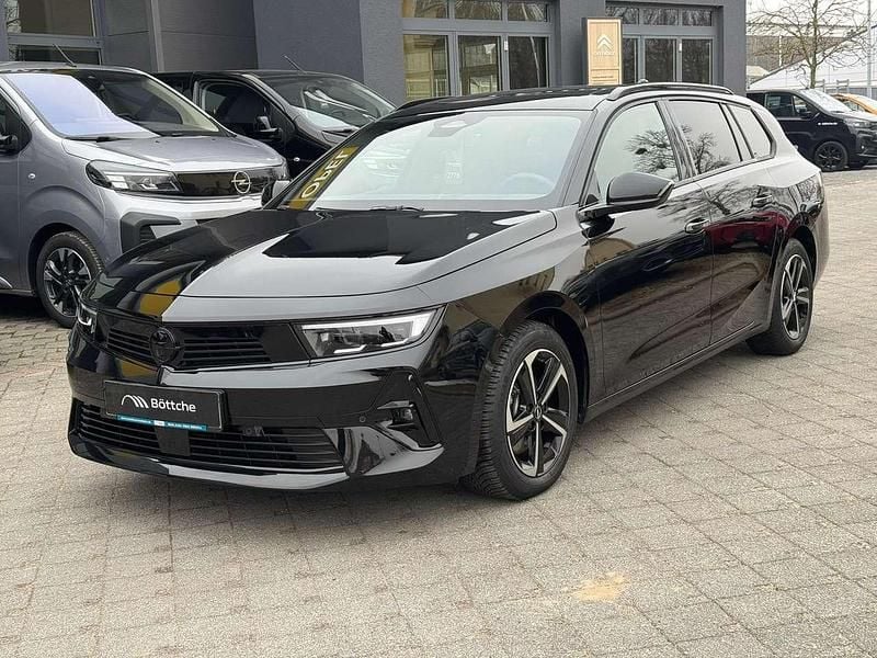 Lackierung schwarz perla nera/ Gebraucht 2025 Opel Astra Kombi | 21.780 € (Superpreis) - Bild 1/4