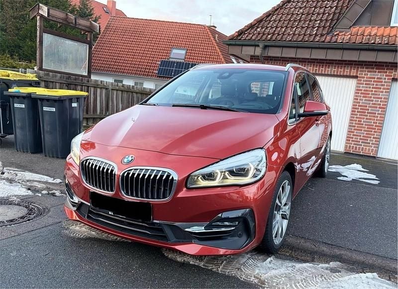 Orange Gebraucht 2019 BMW 218 Luxury Line Kombi | 17.300 € (Superpreis) - Bild 1/4