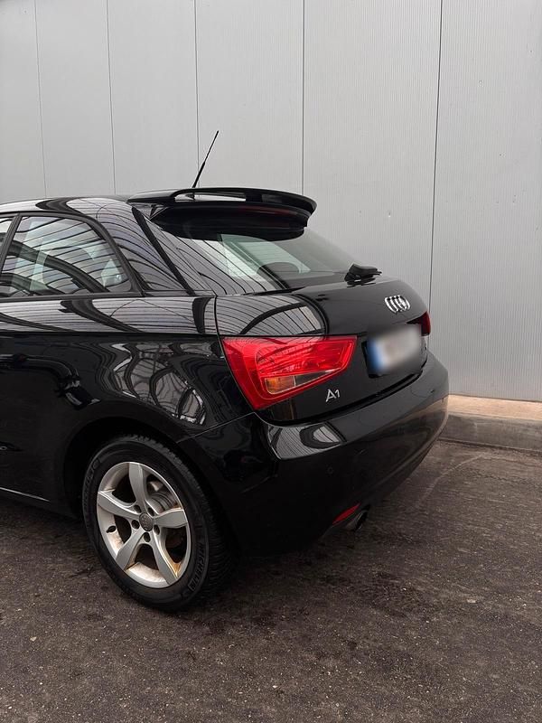 Gebraucht Audi A1 Design 84 PS (61 kW) 2011 Schwarz Kleinwagen