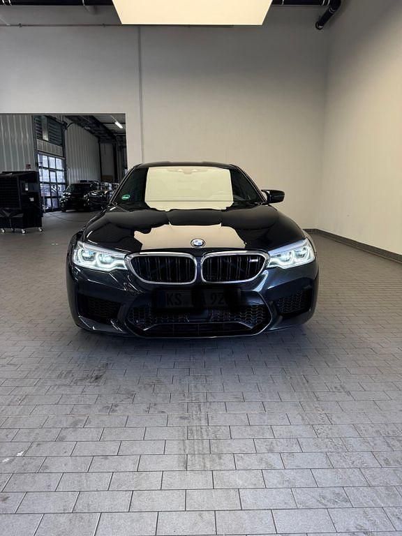 Schwarz Gebraucht 2019 BMW M5 Performance Limousine | 66.600 € (Etwas zu teuer) - Bild 1/4