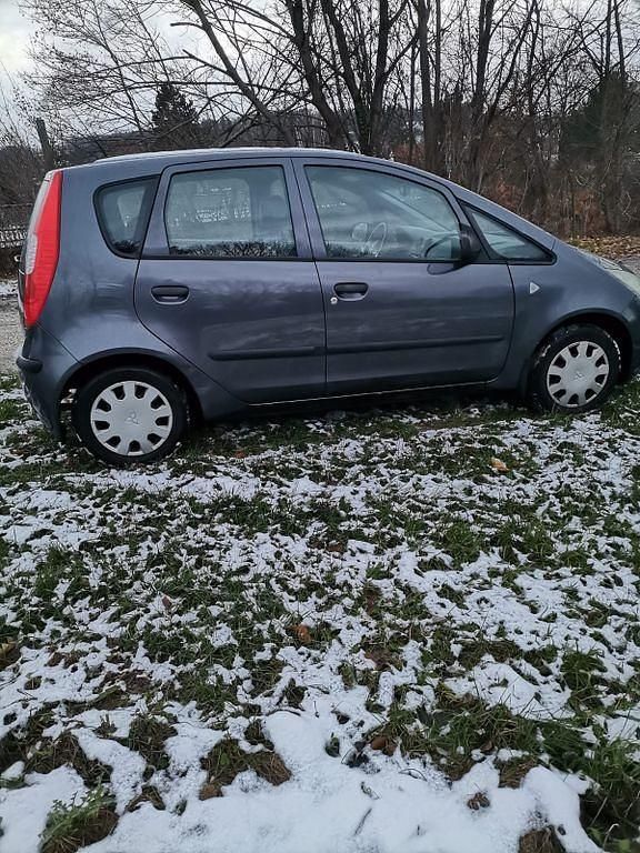 Grau Gebraucht 2004 Mitsubishi Colt Van / Kleinbus | 890 € (Guter Preis) - Bild 1/4