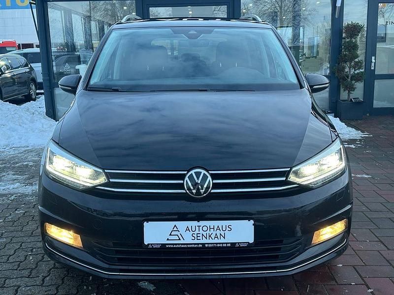 Gebraucht VW Touran Highline 150 PS (110 kW) 2022 Schwarz Van / Kleinbus