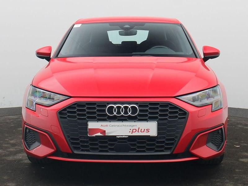 Gebraucht Audi A3 S-Line 150 PS (110 kW) 2023 Tangorot metallic Limousine