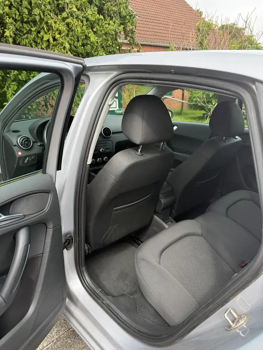 Gebraucht Audi A1 Sportback 95 PS (69 kW) 2015 Silber Kleinwagen