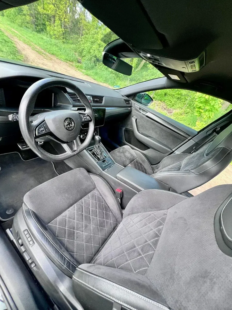Gebraucht Skoda Superb SportLine 190 PS (139 kW) 2020 Schwarz Kombi