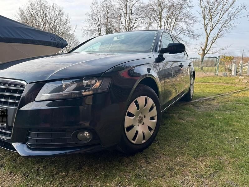 Gebraucht Audi A4 120 PS (88 kW) 2010 Schwarz Kombi