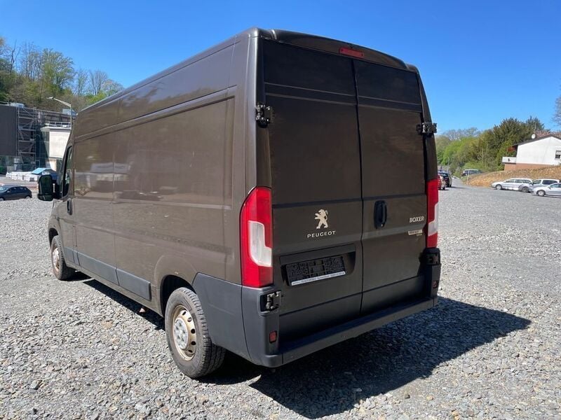Gebraucht Peugeot Boxer Avantage 131 PS (96 kW) 2019 Braun Van