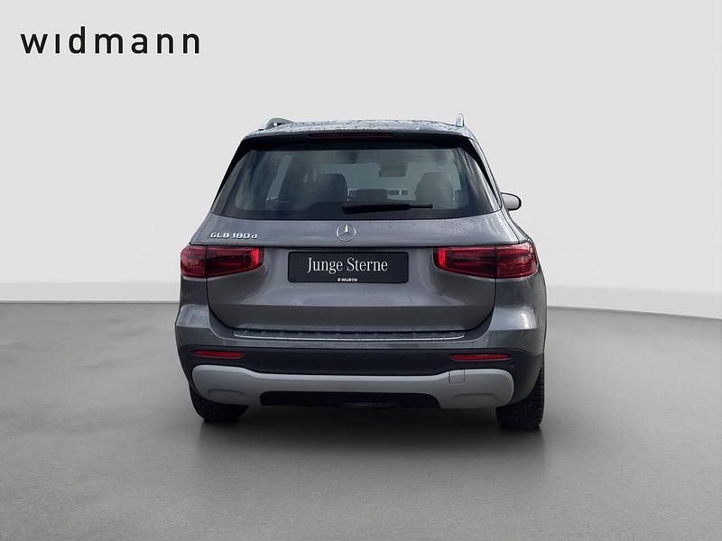 Gebraucht Mercedes GLB180 116 PS (85 kW) 2024 Metalliclack mountaingrau SUV