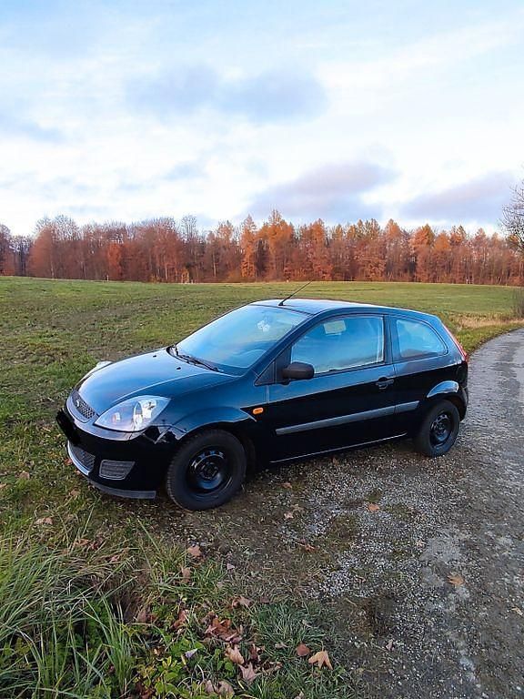 Blau Gebraucht 2007 Ford Fiesta Fun X Limousine | 2.450 € (Fairer Preis) - Bild 1/4