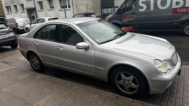 Gebraucht Mercedes C220 143 PS (105 kW) 2001 Limousine