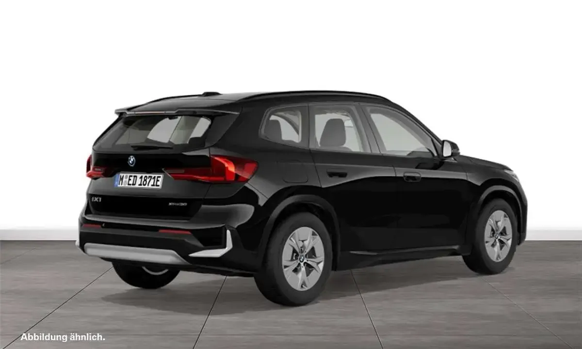 Neu BMW iX1 Performance 230 kW (313 PS) 2026 Schwarz SUV