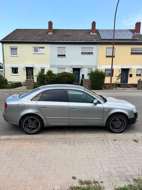 Silber Gebraucht 2005 Audi A4 Limousine | 2.600 € (Fairer Preis) - Bild 1/4
