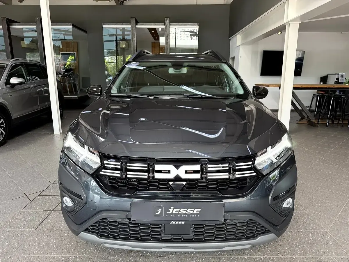 Gebraucht Dacia Jogger Extreme 110 PS (80 kW) 2023 Grau metallic Van / Kleinbus