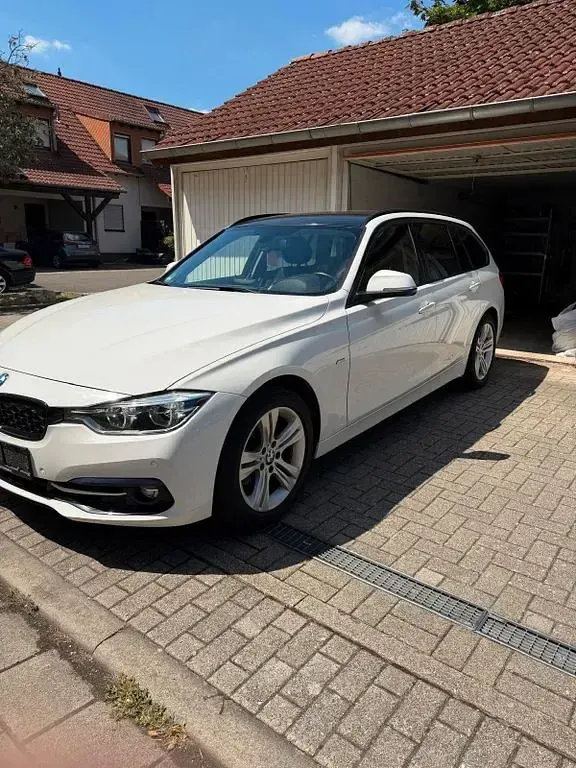 Gebraucht BMW 320 Sport Line 184 PS (135 kW) 2016 Weiß Kombi