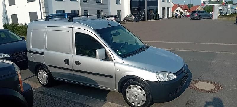 Silber Gebraucht 2007 Opel Combo Van / Kleinbus | 3.900 € (Etwas zu teuer) - Bild 1/4