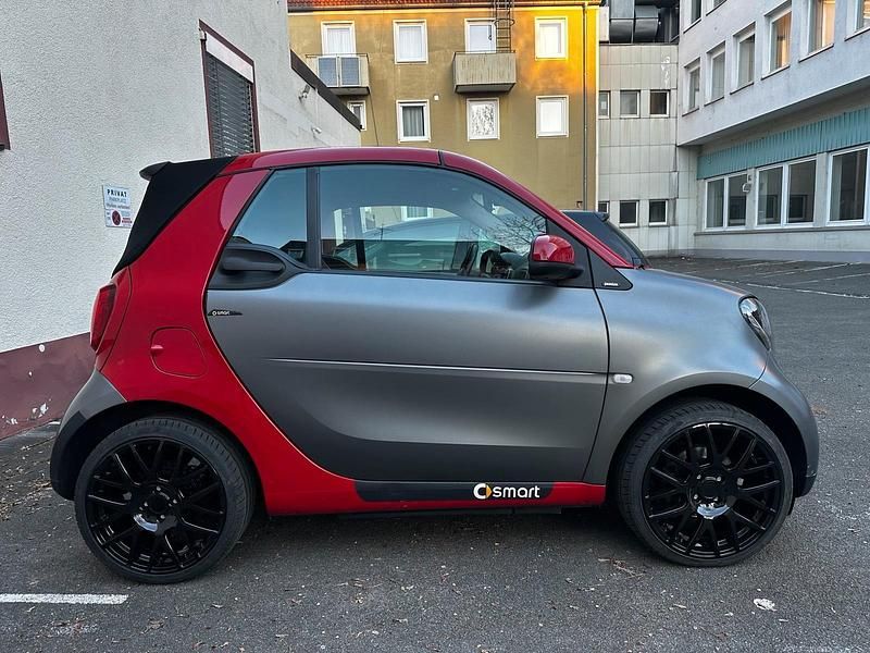 Grau Gebraucht 2017 Smart ForTwo Cabrio Cabrio | 11.500 € (Fairer Preis) - Bild 1/3