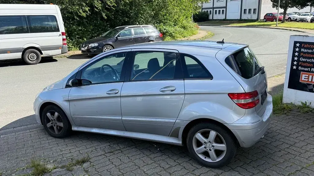 Gebraucht Mercedes B200 140 PS (102 kW) 2006 Silber Van / Kleinbus