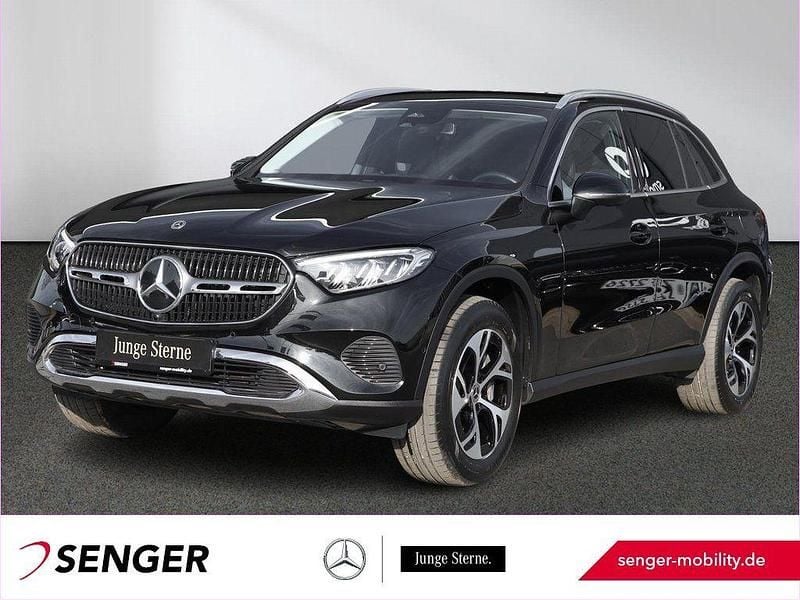Schwarz Gebraucht 2024 Mercedes GLC300e Avantgarde SUV | 57.990 € (Superpreis) - Bild 1/4