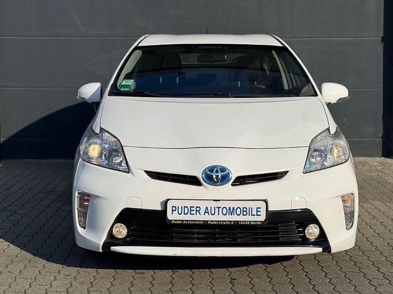 Gebraucht Toyota Prius Comfort 99 PS (72 kW) 2014 Weiß Limousine