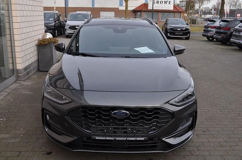 Gebraucht Ford Focus ST-Line X 155 PS (114 kW) 2025 Grau Limousine